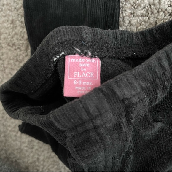 Bundle of 2 | Gymboree + Children’s Place | “Bee Happy” Onesie with Velour Pants - Picture 5 of 9